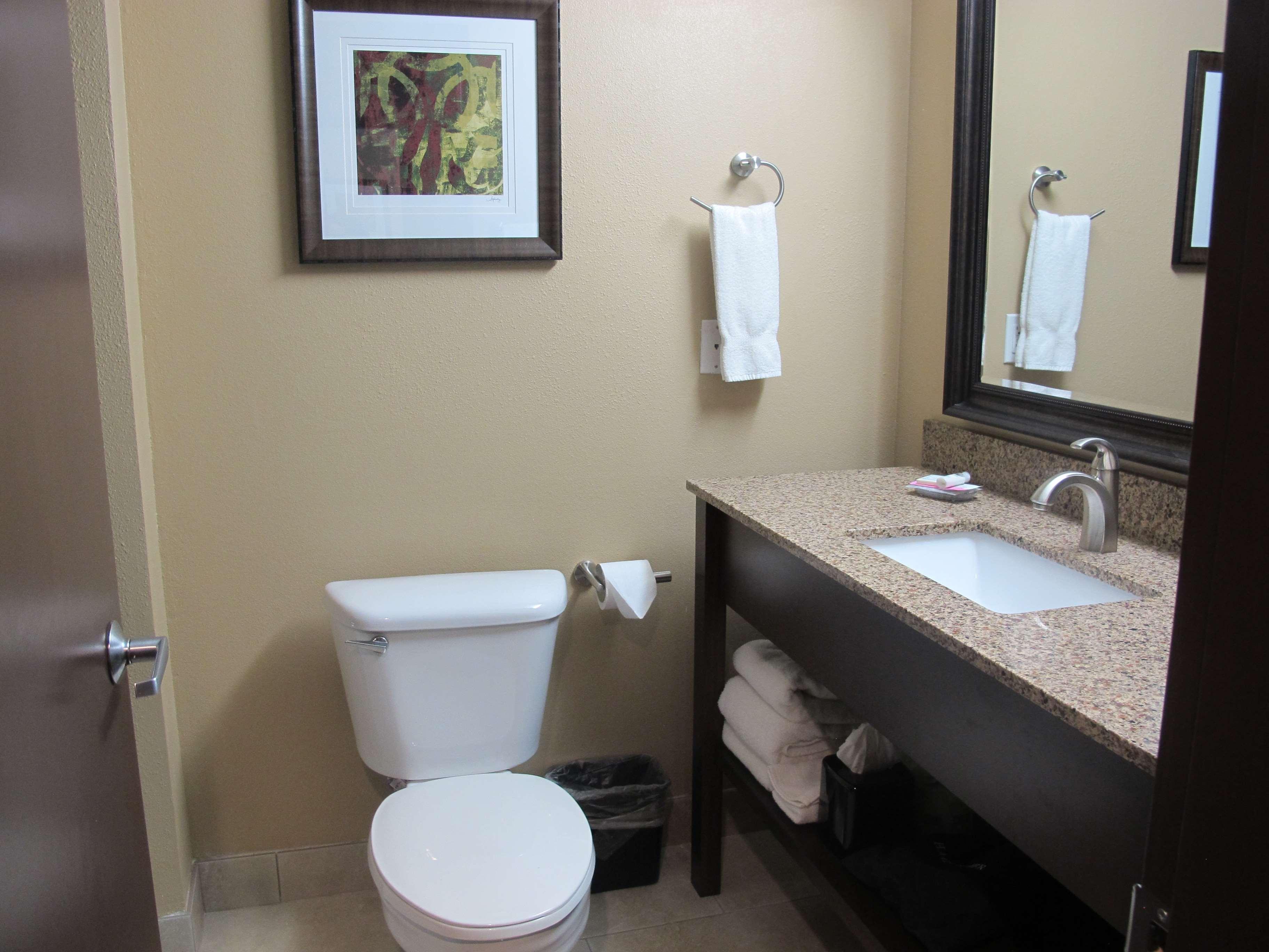 Best Western Woodland Inn Экстерьер фото