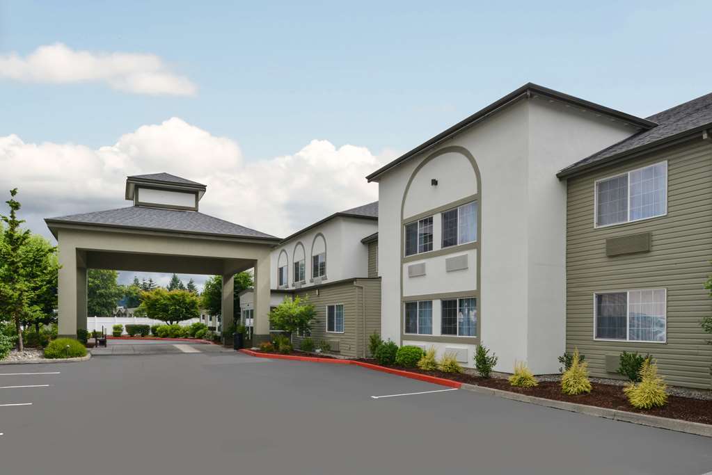 Best Western Woodland Inn Экстерьер фото