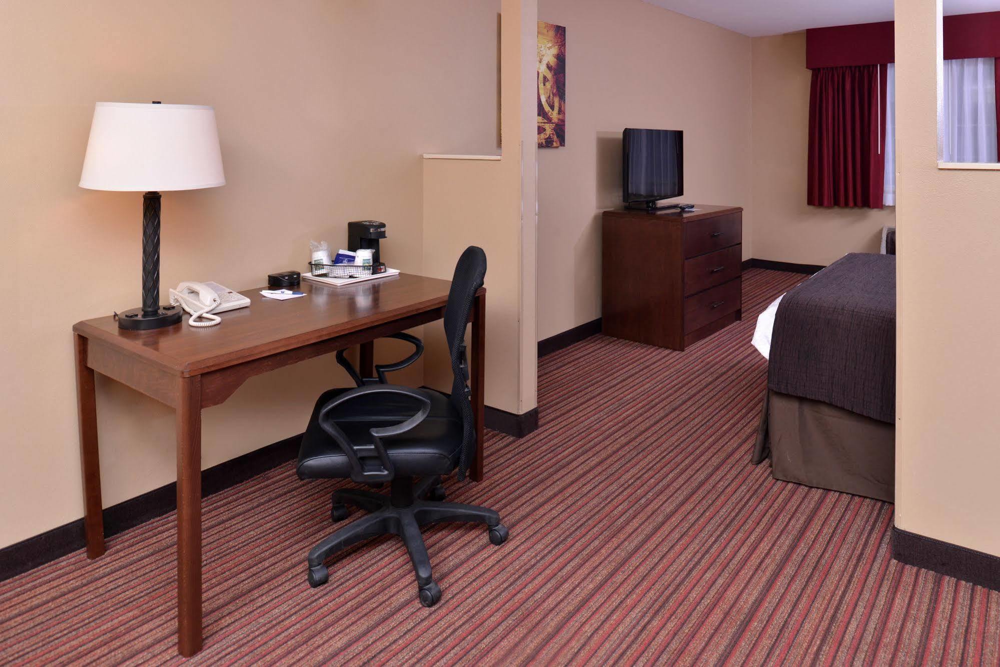 Best Western Woodland Inn Экстерьер фото