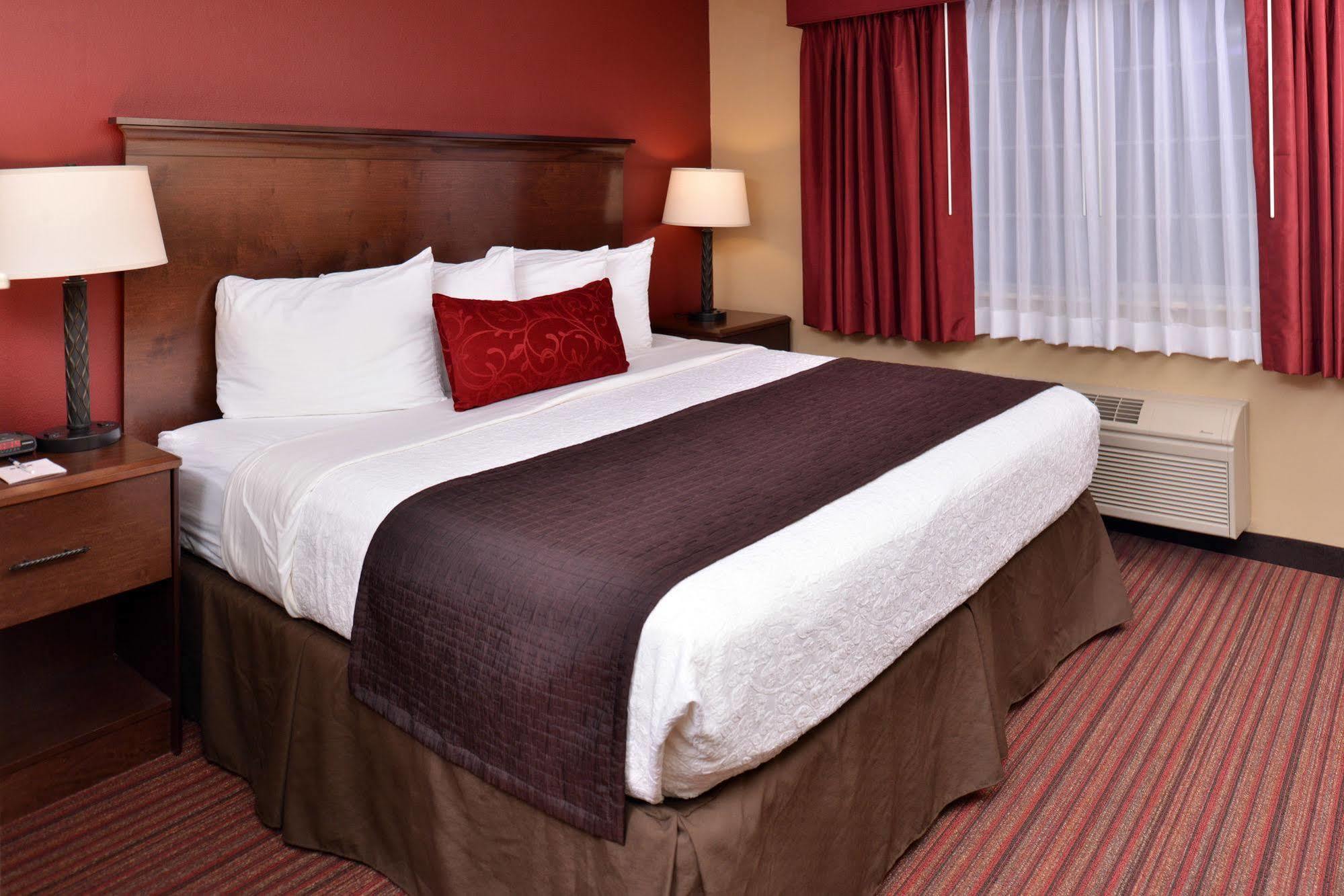 Best Western Woodland Inn Экстерьер фото