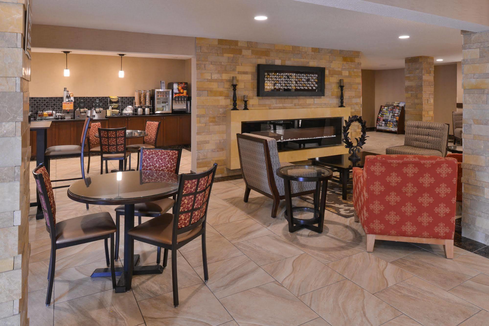 Best Western Woodland Inn Экстерьер фото