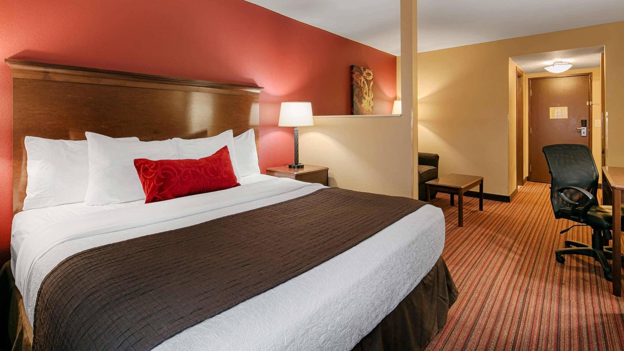 Best Western Woodland Inn Экстерьер фото